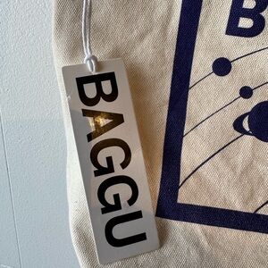 BAGGU unisex Tote in Cream and Navy